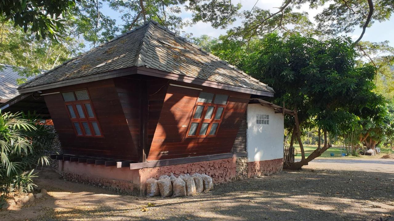 จำค่า ชาเลท์ บ้านพักสวนเกษตร Lampang Buitenkant foto