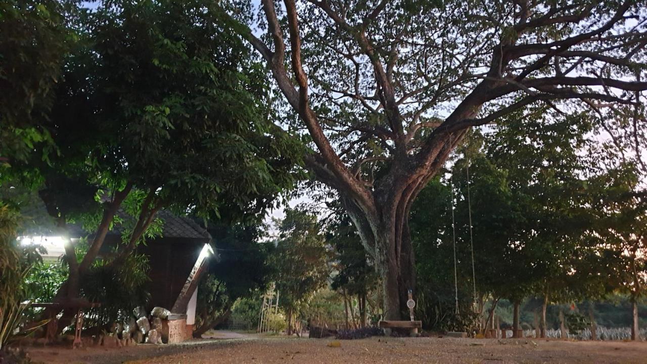 จำค่า ชาเลท์ บ้านพักสวนเกษตร Lampang Buitenkant foto