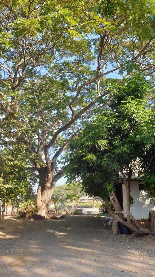 จำค่า ชาเลท์ บ้านพักสวนเกษตร Lampang Buitenkant foto